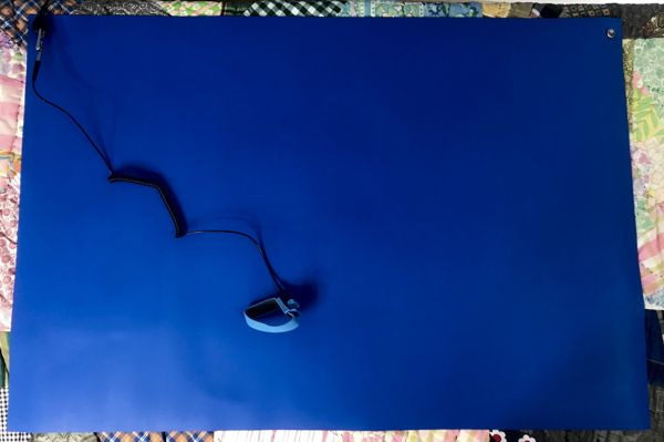 bertech_esd_high_temperature_rubber_mat_flat