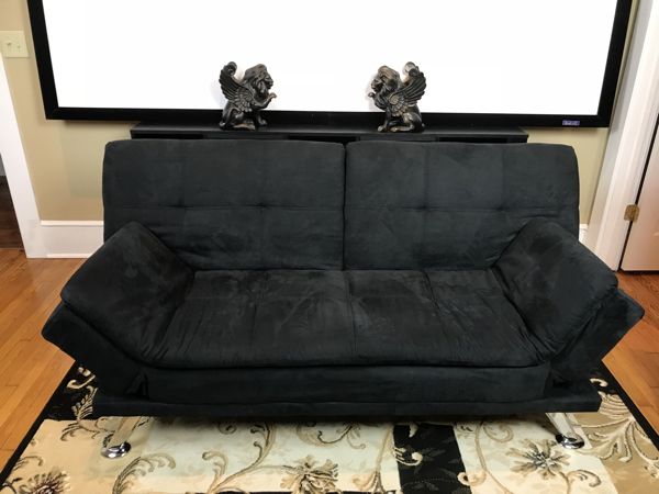 bhp_futon_arms_raised