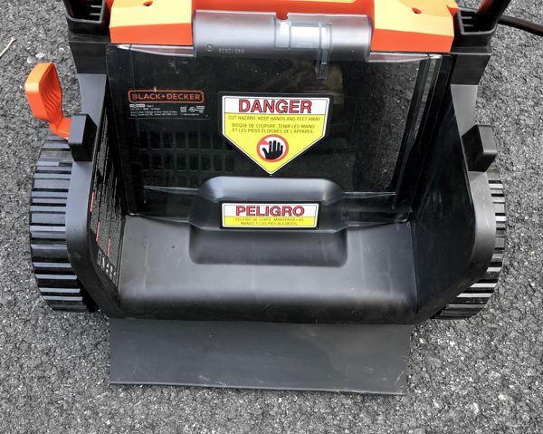 black_decker_electric_mower_grass_catcher_door