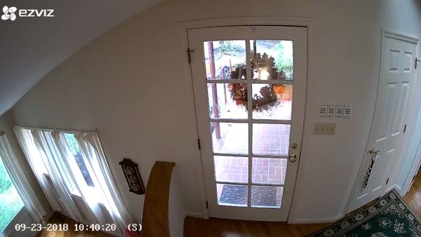 ezviz_wifi_security_camera_door_capture