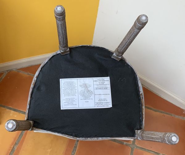 french_style_armchair_bottom