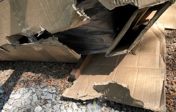 lazeboy_chair_poor_packaging_2