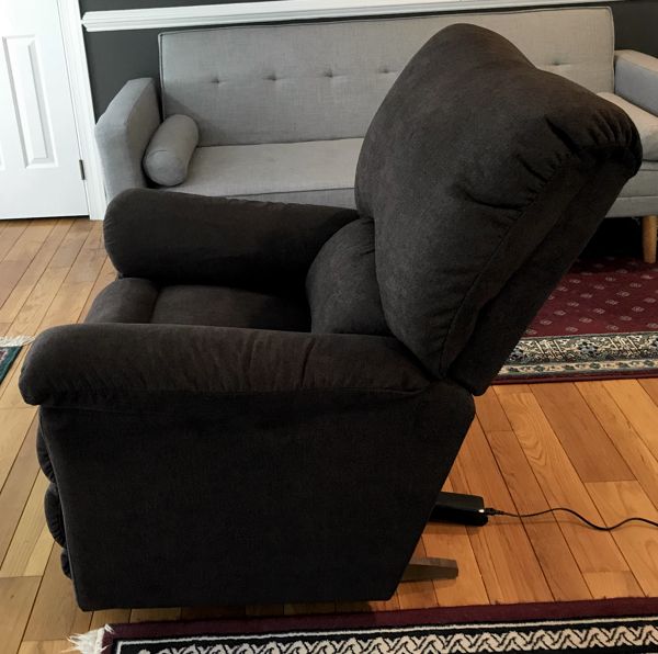 lazeboy_chair_side_normal