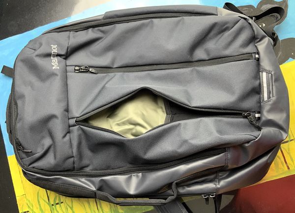 marmot_slate_weekender_bag_front_pocket