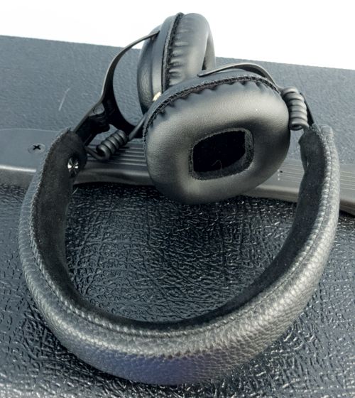 marshall_mid_anc_wireless_headphones_standalone