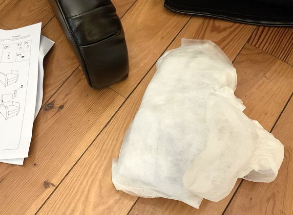 ravenna_faux_leather_recliner_legs_in_bag