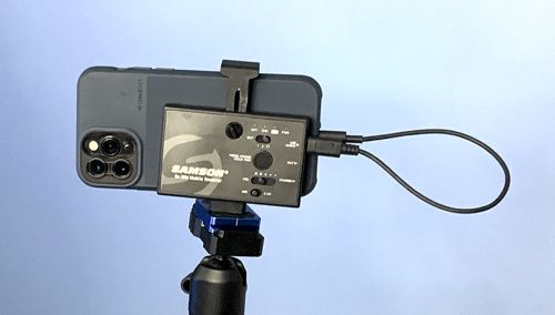 samson_go_mic_lavalier_receiver_attached_to_iphone