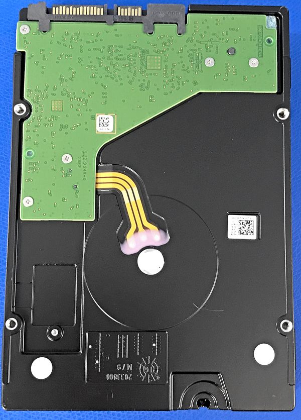 seagate_8tb_hard_drive bottom