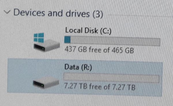 seagate_8tb_hard_drive connected