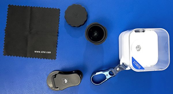 sirui_smartphone_wide_angle_lens_comes_in_box