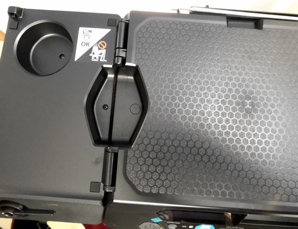 sony_pg10_portable_bluetooth_speaker flip open cup holders and tray