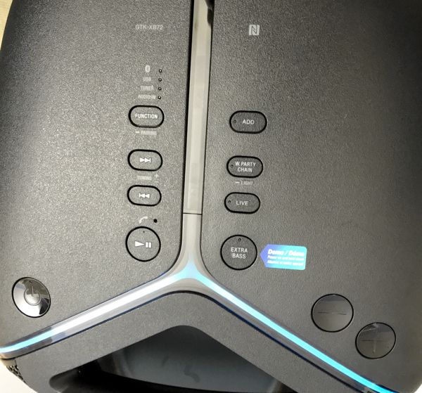 sony_xb72_bluetooth_speaker_top_controls