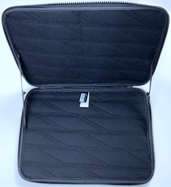thule_gauntlet_macbook_sleeve_open_front