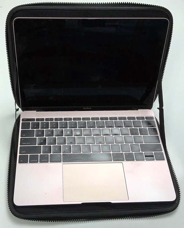 Review: Thule Gauntlet MacBook Sleeve