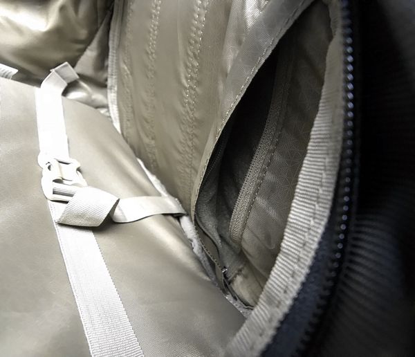 sthule_landmark_travel_pack hidden compartment