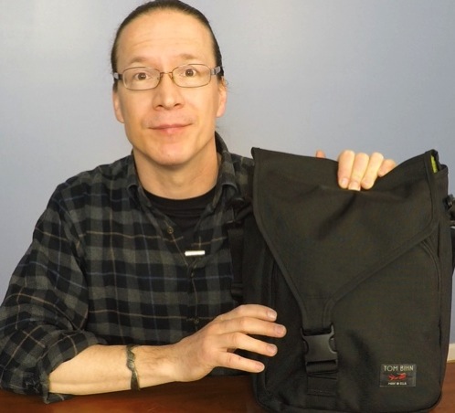 Review: Tom Bihn New Ristretto Messenger Bag