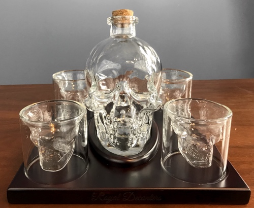 Review Skull Whiskey Decanter and Glass Set